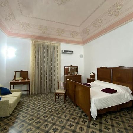 Crispi Accomodation B&B Катанія Екстер'єр фото