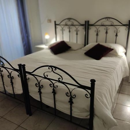 Crispi Accomodation B&B Катанія Екстер'єр фото
