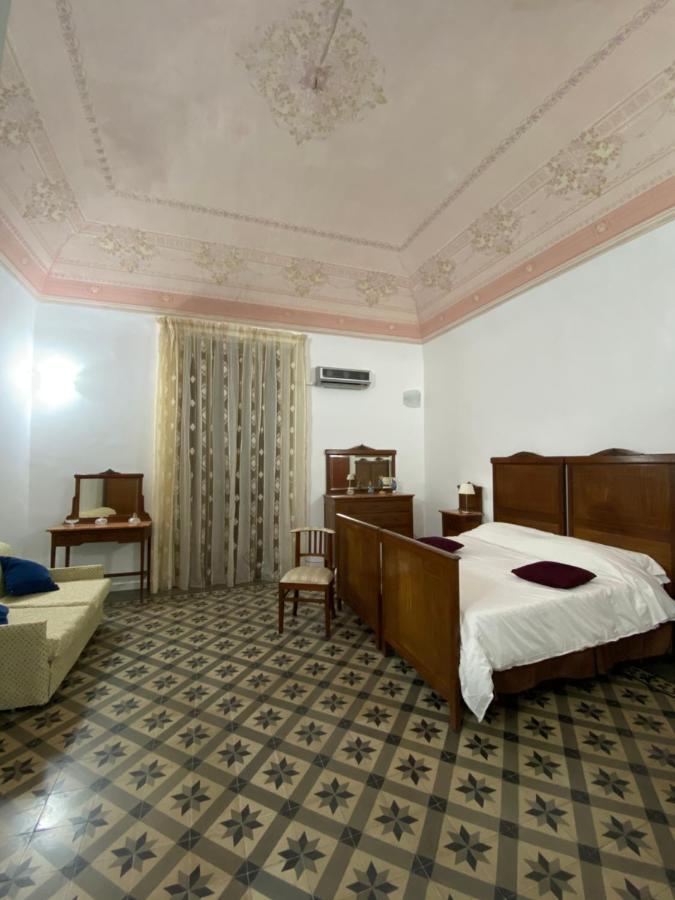 Crispi Accomodation B&B Катанія Екстер'єр фото