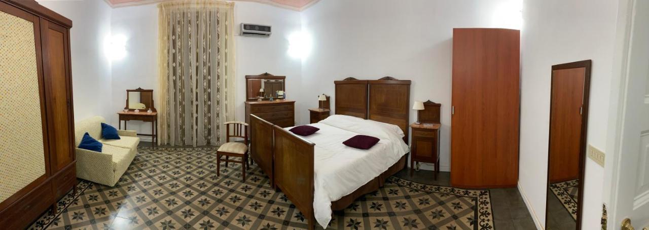 Crispi Accomodation B&B Катанія Екстер'єр фото