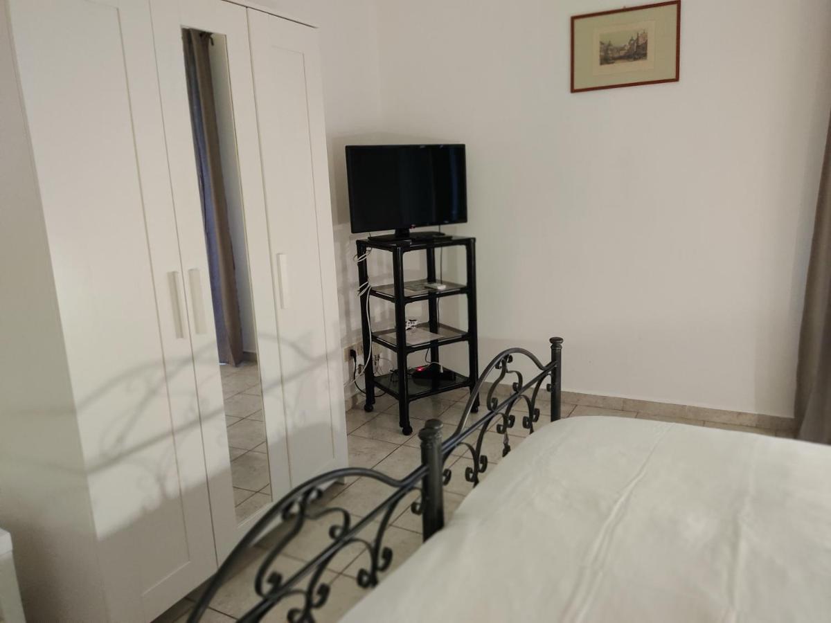 Crispi Accomodation B&B Катанія Екстер'єр фото