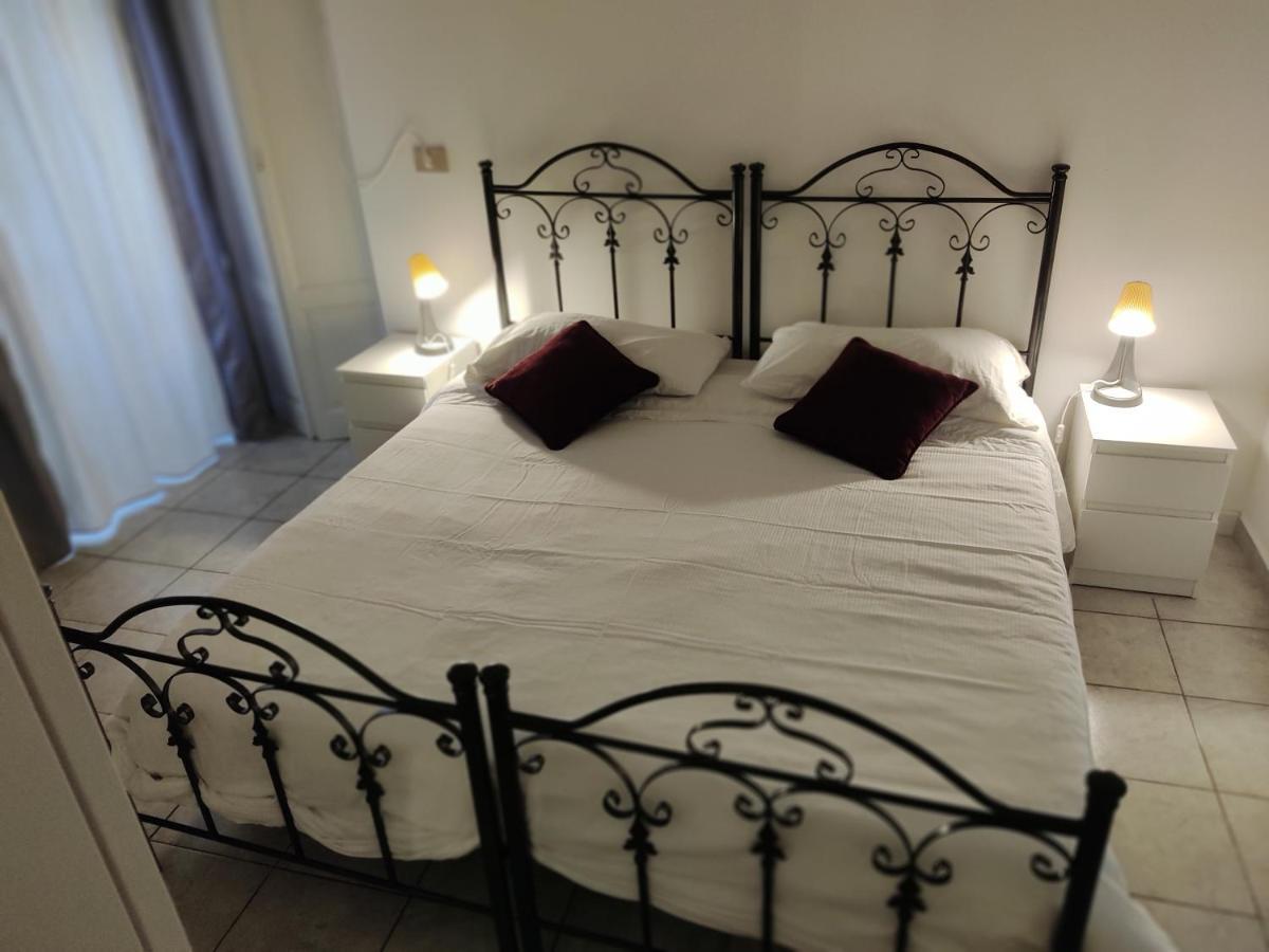 Crispi Accomodation B&B Катанія Екстер'єр фото